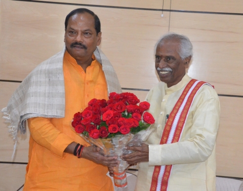 *Picture shows CM Raghubar Das(Left) and Minister of State for Labour and Employment (Independent Charge),